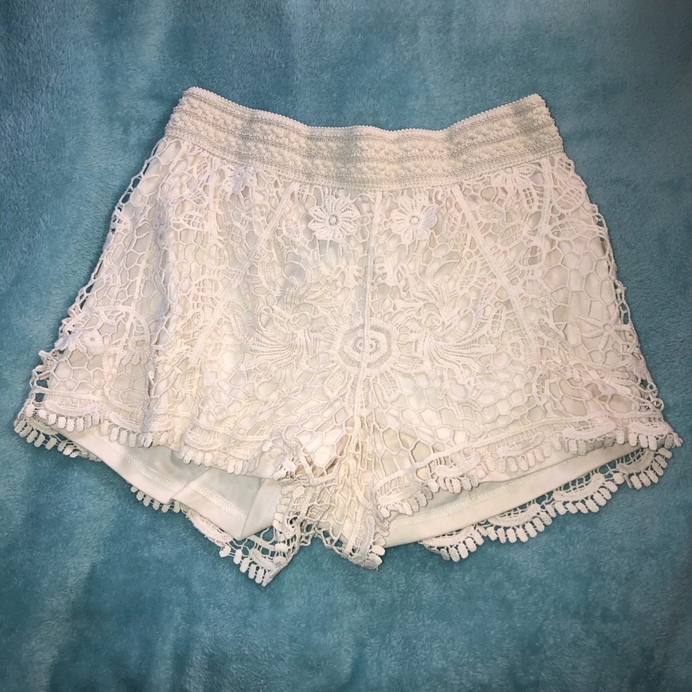 Rue 21 elastic lace shorts